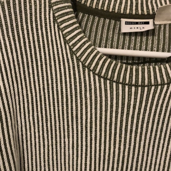 Striped Stitch Cropped Sweater - Picture 2 of 2